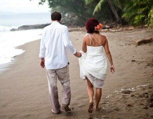 slider-vow-renewal-couple-beach2