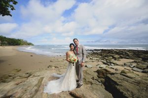 wedding-couple-beach-costa-rica
