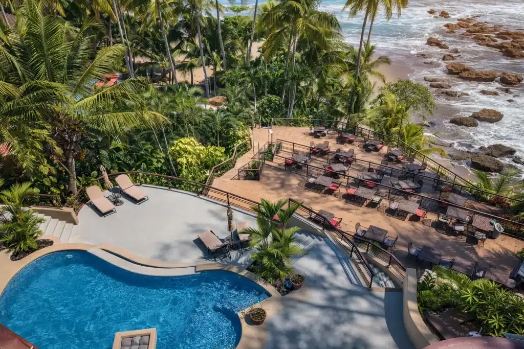 Palacio Musical decks and pool